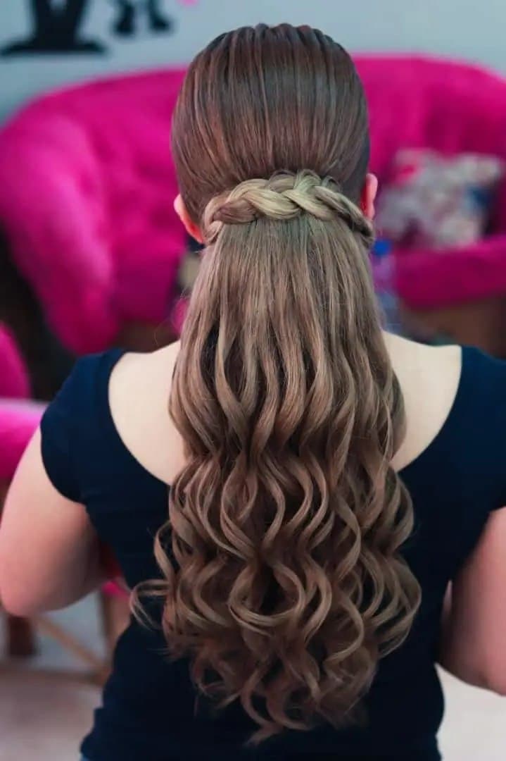 فن تسريح الشعر - 2024